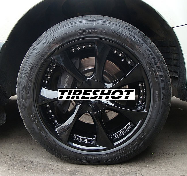 Continental ContiCrossContact UHP 275/40R20 106Y XL - TireShot
